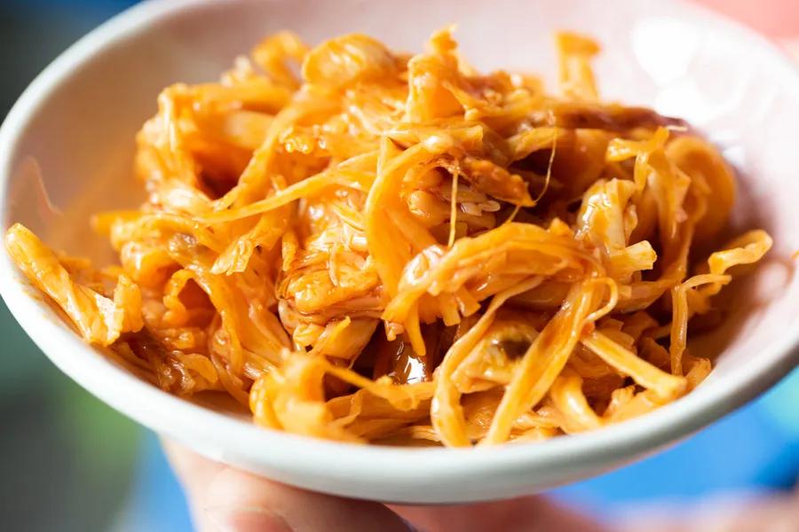 在李佳琪直播间买零食，是个划算的选择吗？