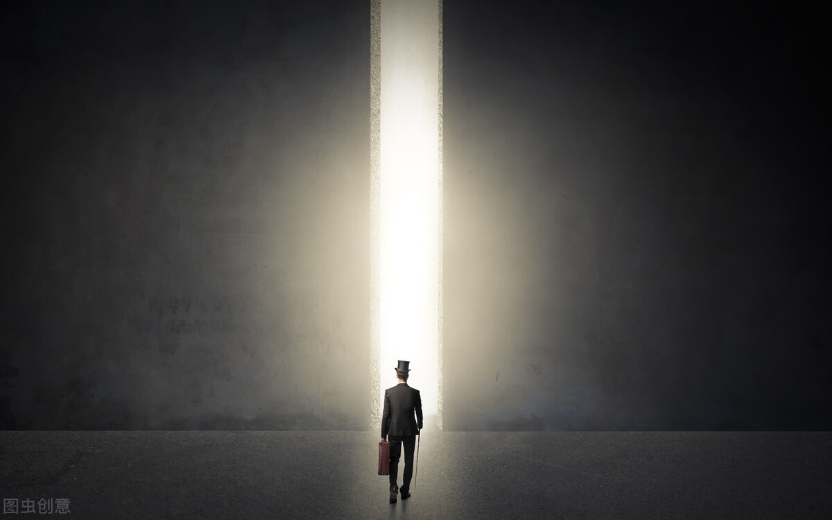 苏世民：越没钱越别着急赚钱，偷学3个“富人思维”，比苦干管用