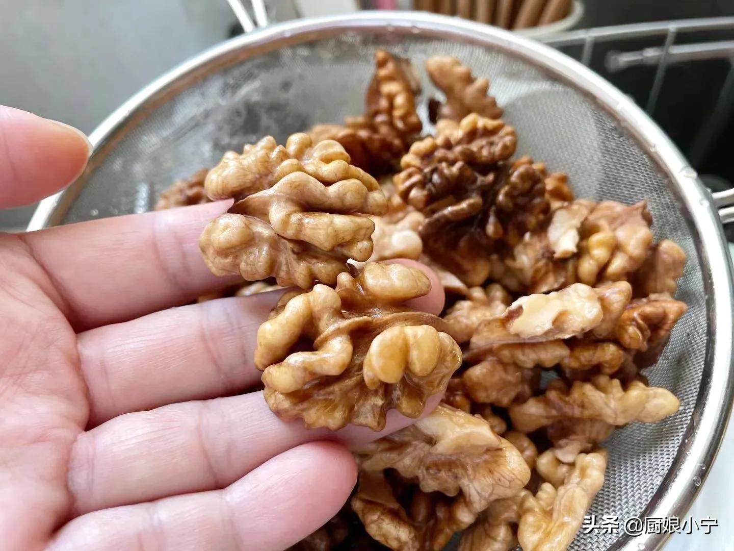 核桃蜂蜜琥珀核桃仁,熟核桃仁怎么做琥珀核桃