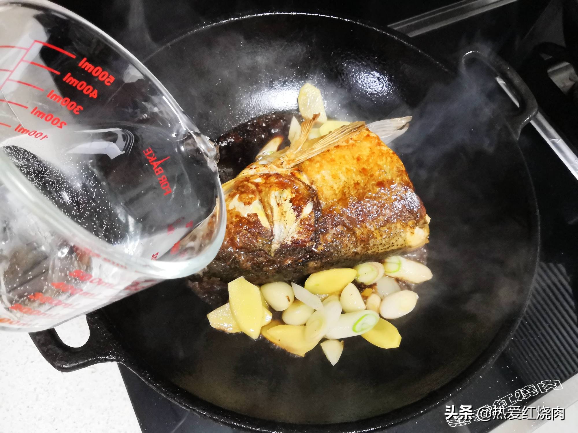 简单好吃的鱼头泡饼,一家三口美食鱼头泡饼