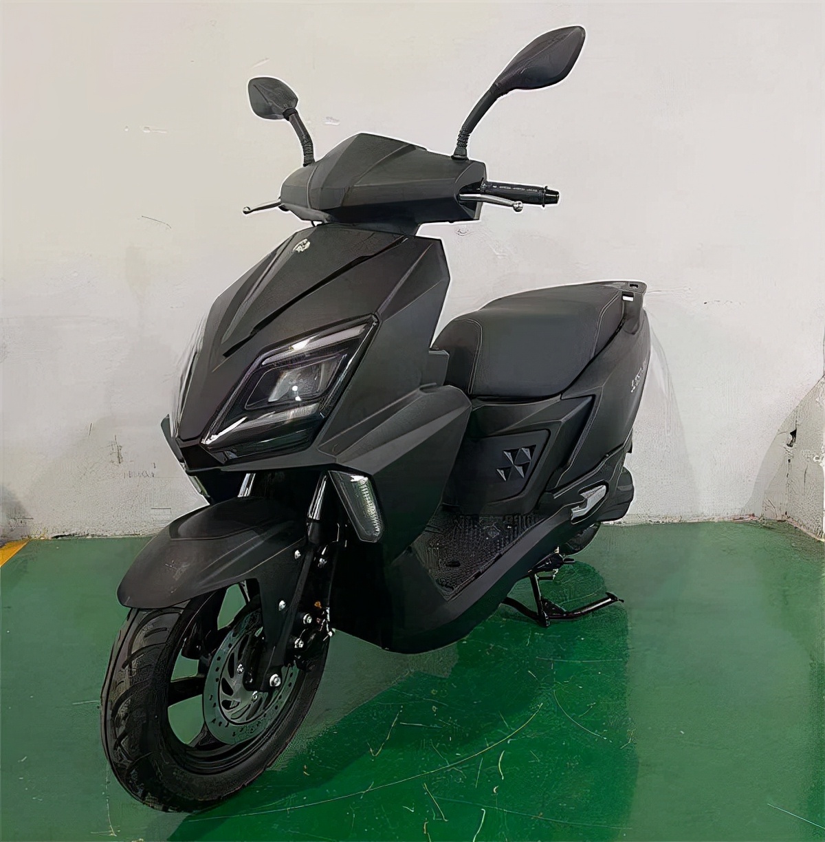 本田踏板pcx160对比155,本田pcx160和铃木150