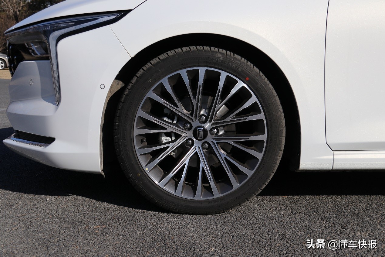 奔腾b70s1.5t试驾视频,第一视角试驾2010款奔腾b70