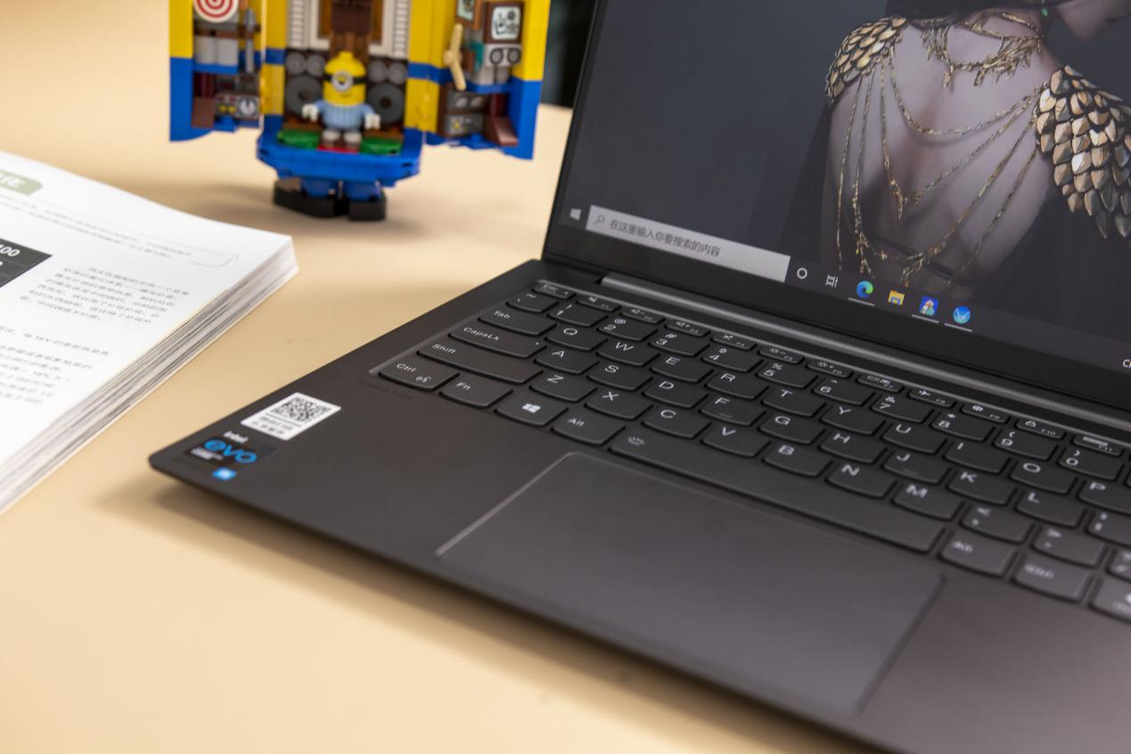 联想yoga13s屏幕显示不完全,联想yoga13s屏幕带膜