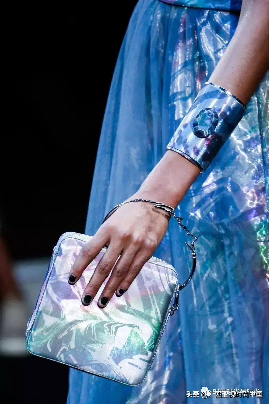 手镯是用石头搞出来的吗,手镯创造灵感