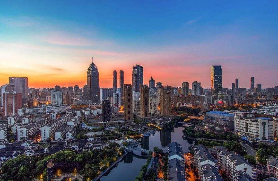 中国经济最不发达的十个城市,中国经济超一线城市有哪些