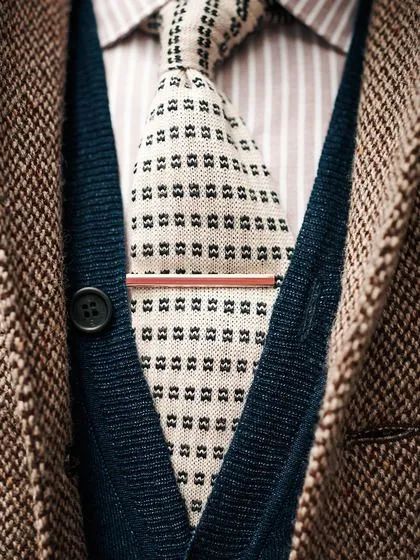 浼犺涓殑閿︿笂娣昏姳,浼犺閿︿笂娣昏姳