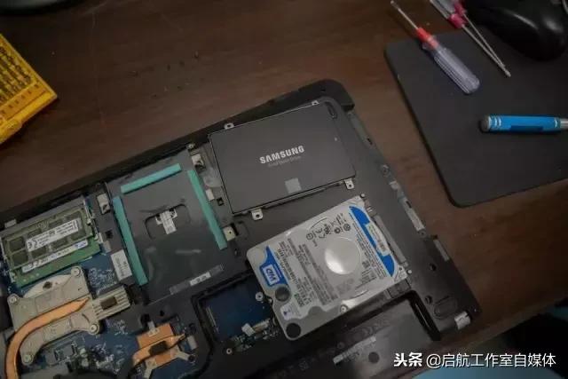 笔记本自己加装固态内存条教程,老笔记本更换内存条和固态硬盘后