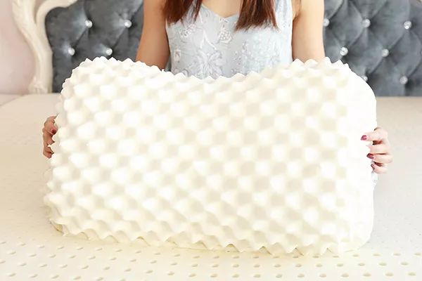 泰国乳胶枕头有钢印就是正品吗,泰国皇家乳胶枕头质量怎么样