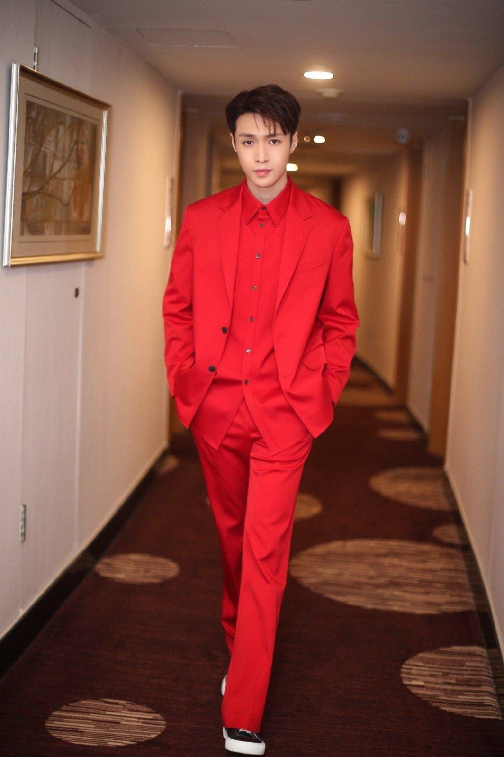 张艺兴成长历程全记录,张艺兴个人经历成长史