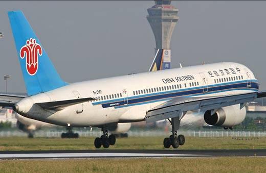 空姐不止貌美如花，南航空姐仅凭嗅觉，成功挽救近200名乘客