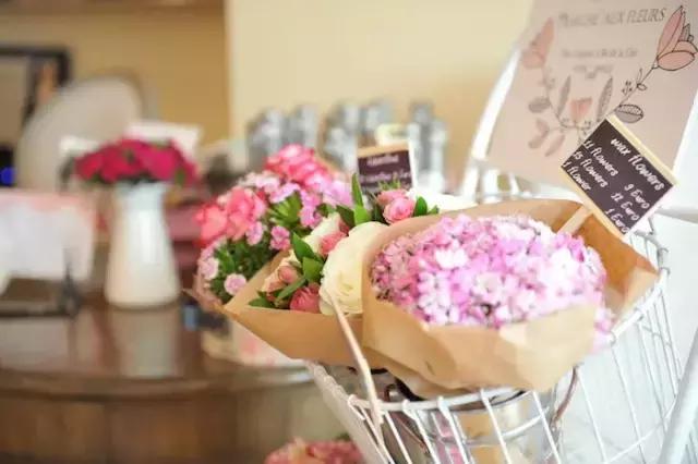 开一个花店大概能挣多少钱,成都开花店一个月能挣多少钱