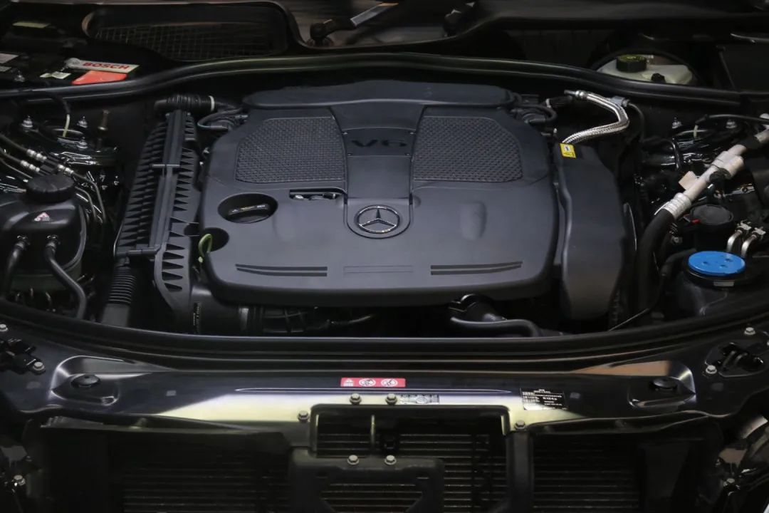 奔驰w221升级新款w222s450外观,老款奔驰w211e260翻新整备