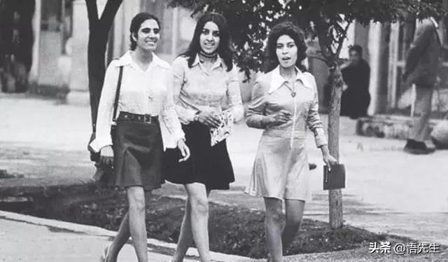 年轻时的霍金照,霍金年轻时照片有多帅