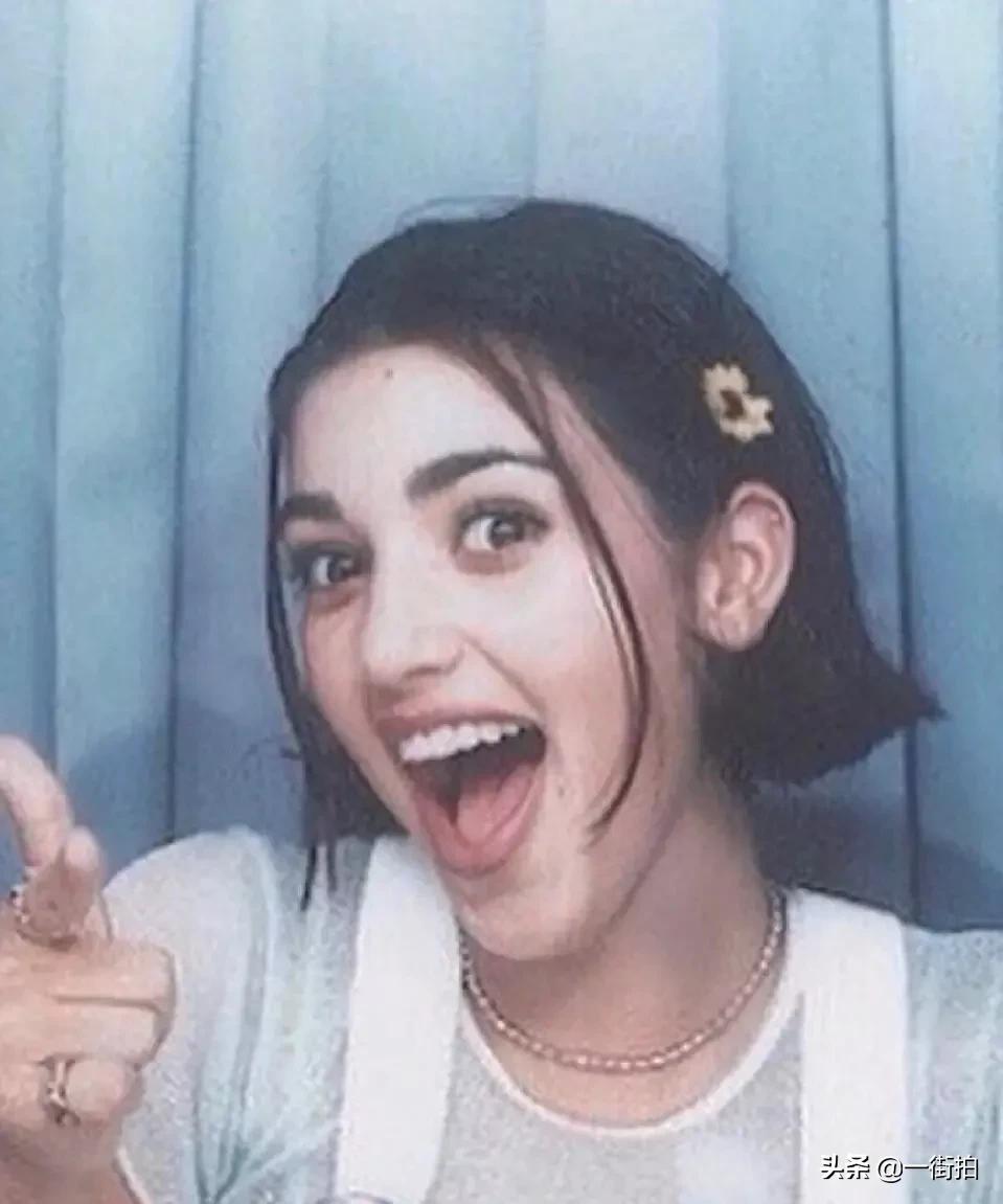 金卡戴珊芝加哥最新照,金卡戴珊科勒卡戴珊出街