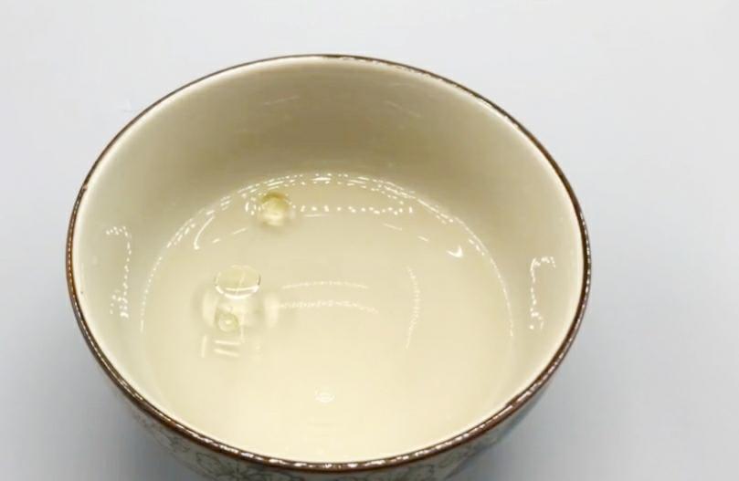 怎么辨别白酒真假最简单方法,鉴别真假白酒的几个方法