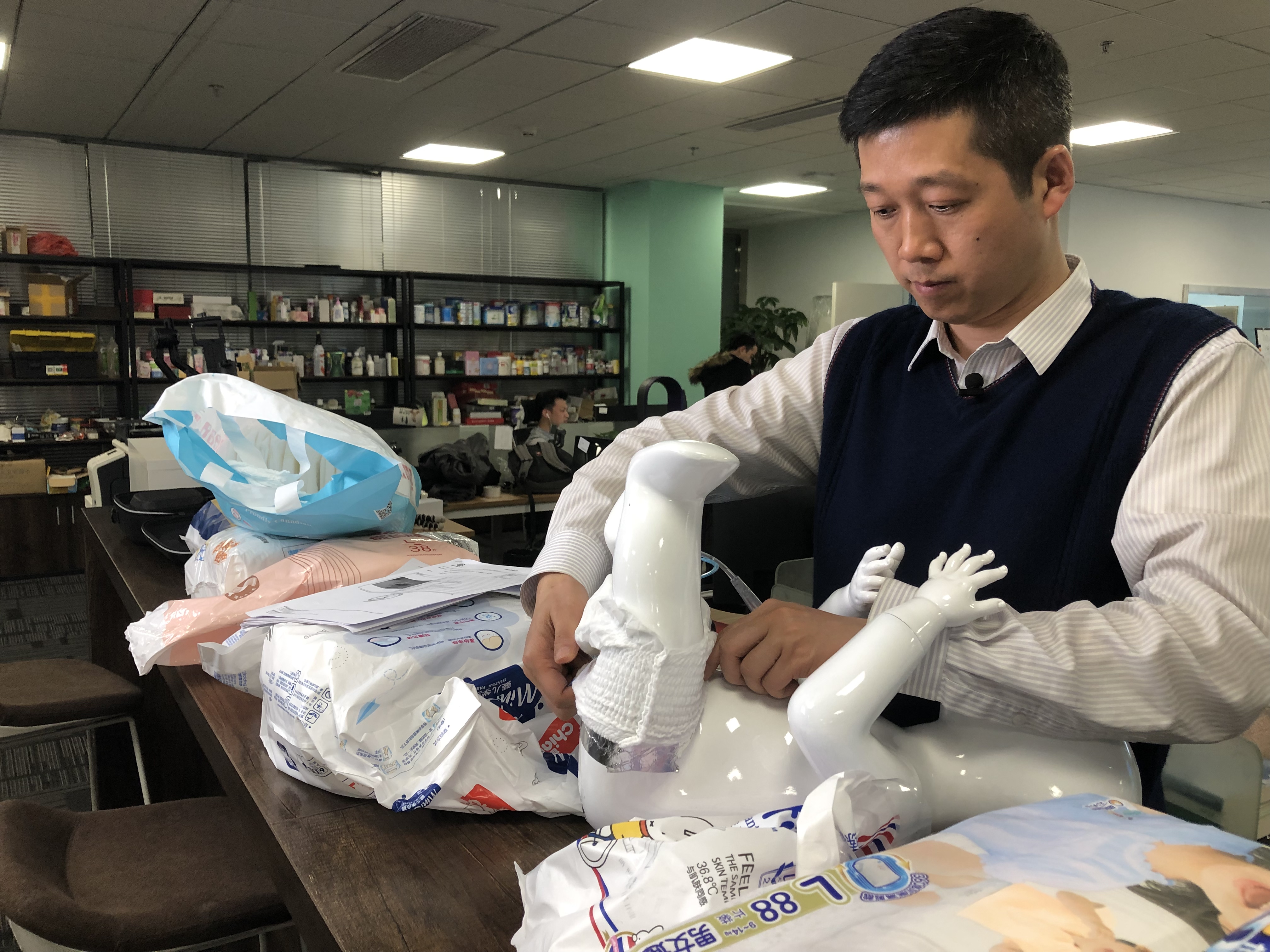 你家宝宝都用什么拉拉裤,为什么不建议给婴儿穿拉拉裤