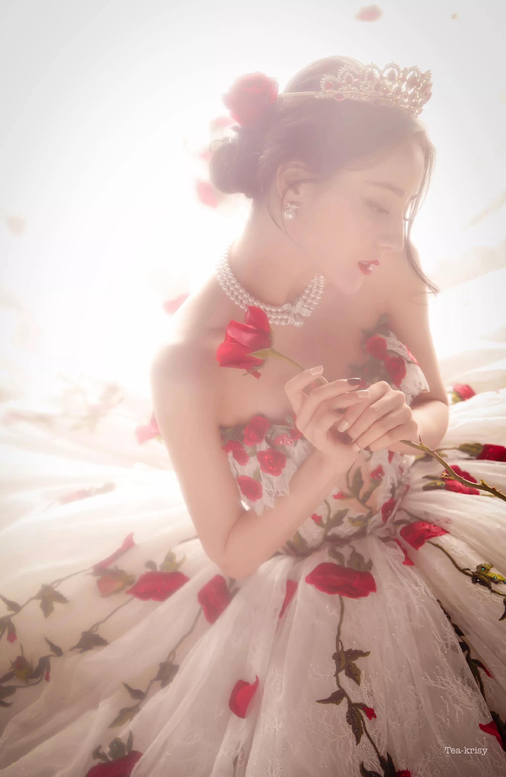 迪丽热巴玫瑰庄园的造型,迪丽热巴玫瑰庄园照片