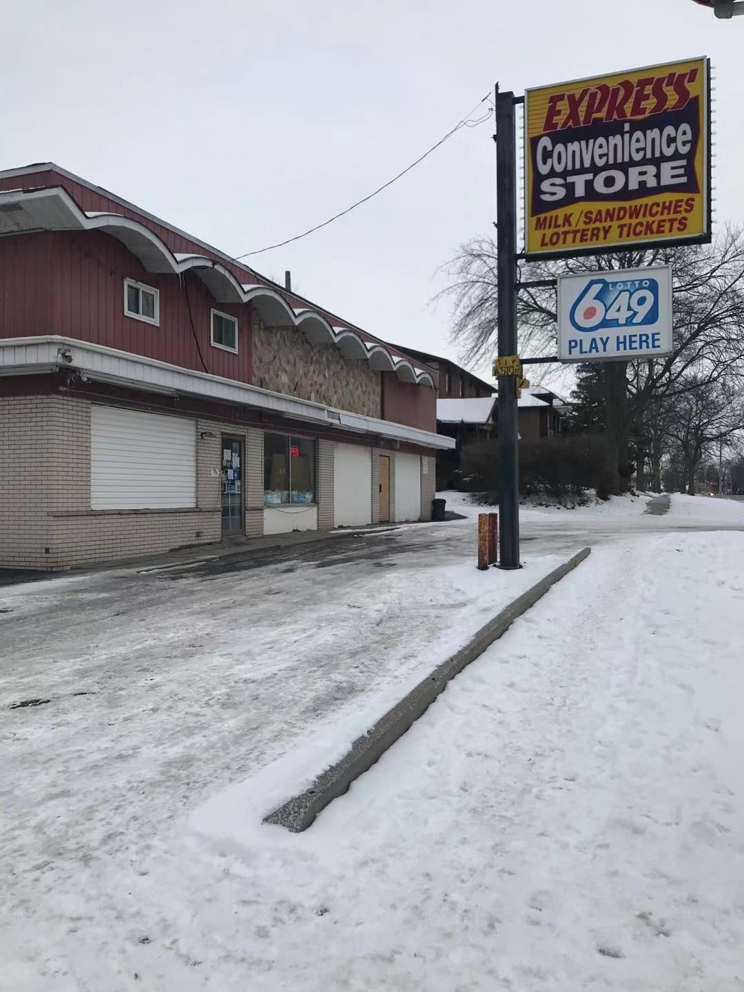 她在加拿大开“小卖部”十年，看到了当地的人生百态