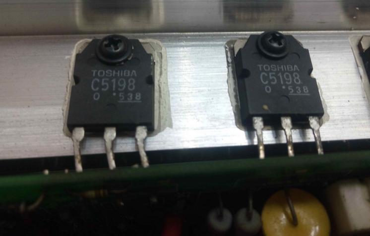 雅马哈功放机不开机故障维修,维修一台不开机专业功放机