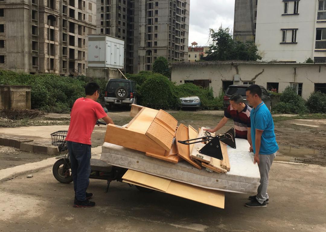 住在烂尾楼的日子,烂尾楼七年