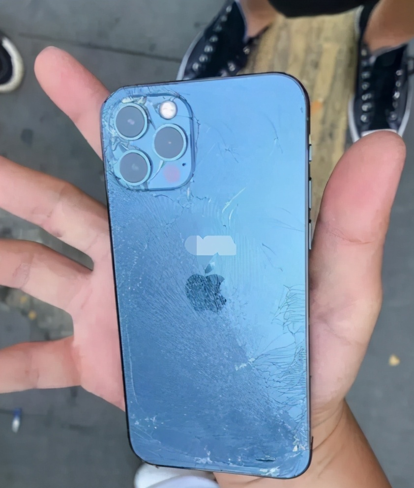 小米11和小米11pro夜拍视频,小米11pro打游戏怎么样最新消息