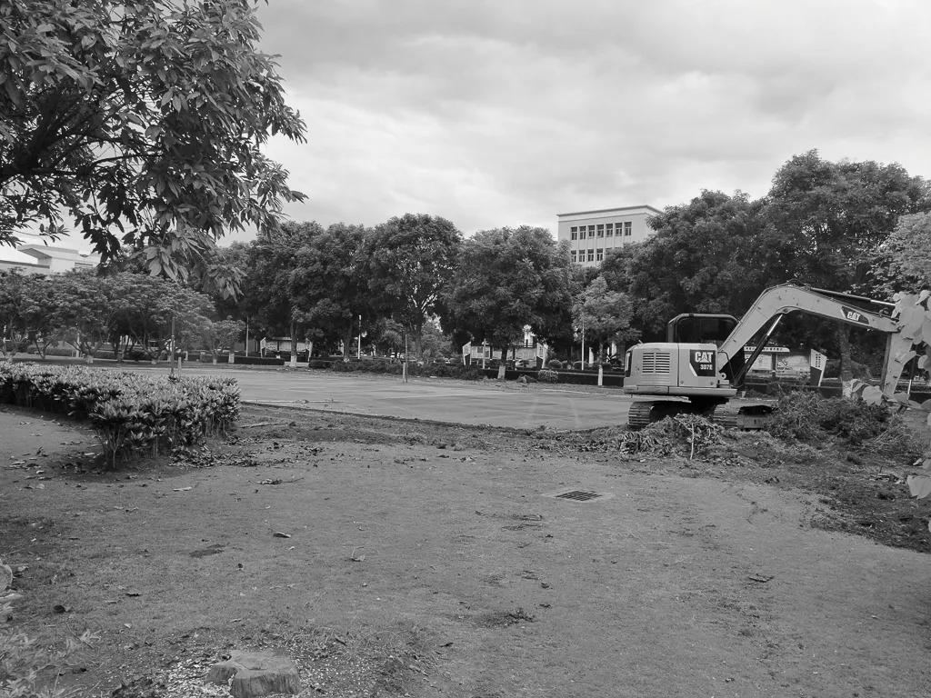 津门网邓书梁：七人足球场施建纪实