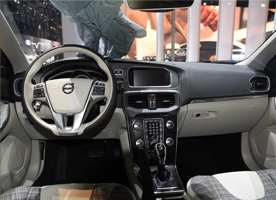 沃尔沃两厢车最新款,沃尔沃两厢最便宜的一款车