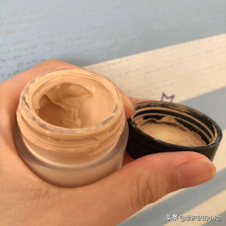 完美日记粉底液适合油皮还是干皮,什么牌子粉底液适合油皮不脱妆