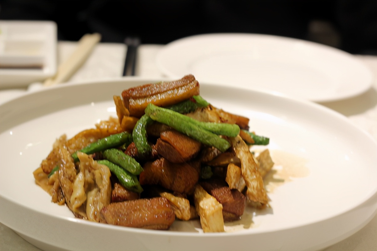 北京非遗美食跟唐鲁孙先生学吃北京烤鸭，食不厌精脍不厌细