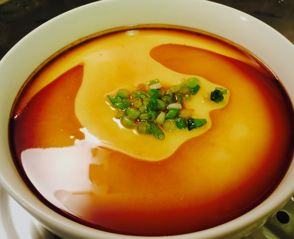 蒸鸡蛋不塌不回缩的诀窍,为什么在家蒸的鸡蛋老又不嫩滑