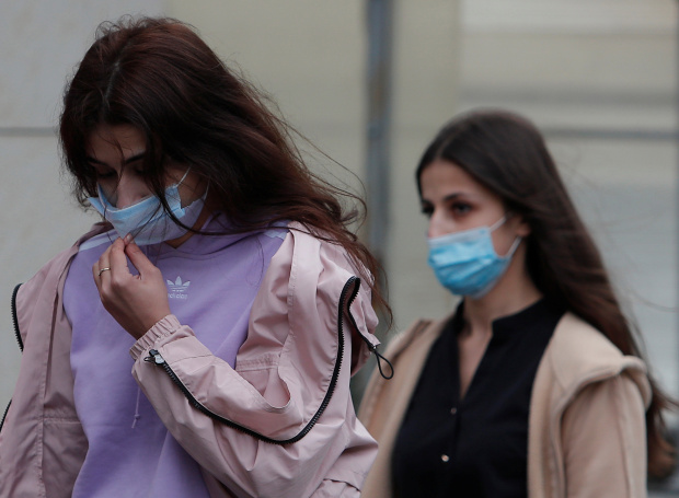 俄三姐妹联手杀父或无罪释放？新证据曝鬼父恋童*行暴**