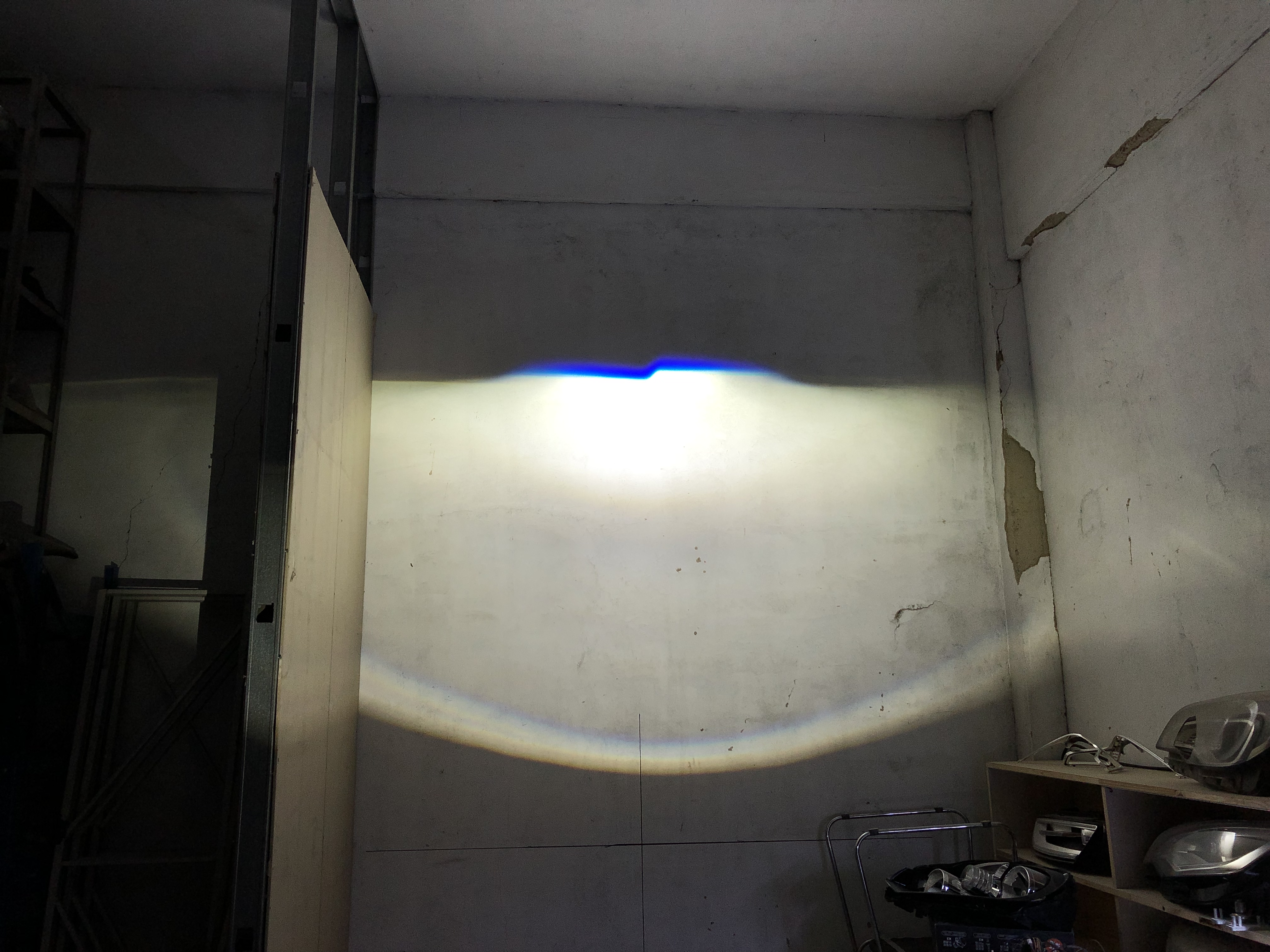 海拉五透镜适用的氙气灯,氙气灯led灯卤素灯哪个好