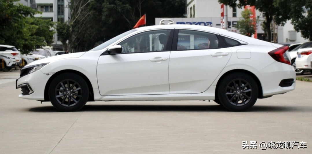 15.6万提了本田思域，开了半年后，车主：我只想说五个字