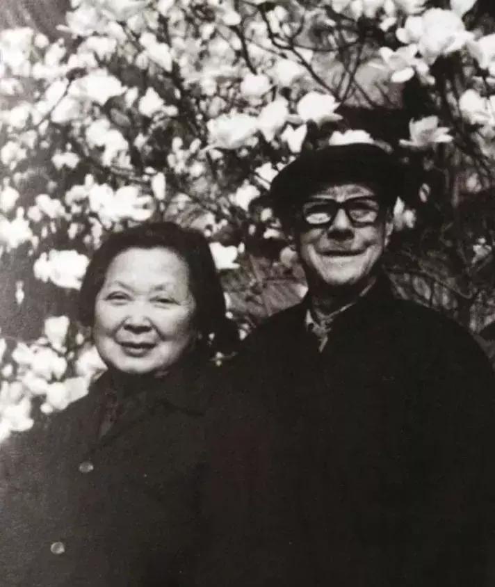 丈夫送的上亿家产，她一分不留，全捐给了故宫