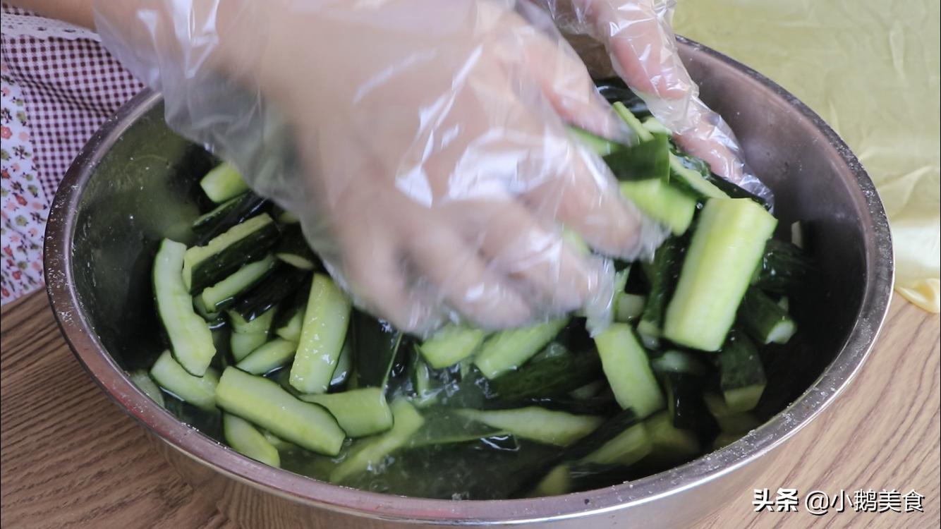 腌黄瓜最好吃的做法,最简单的腌黄瓜