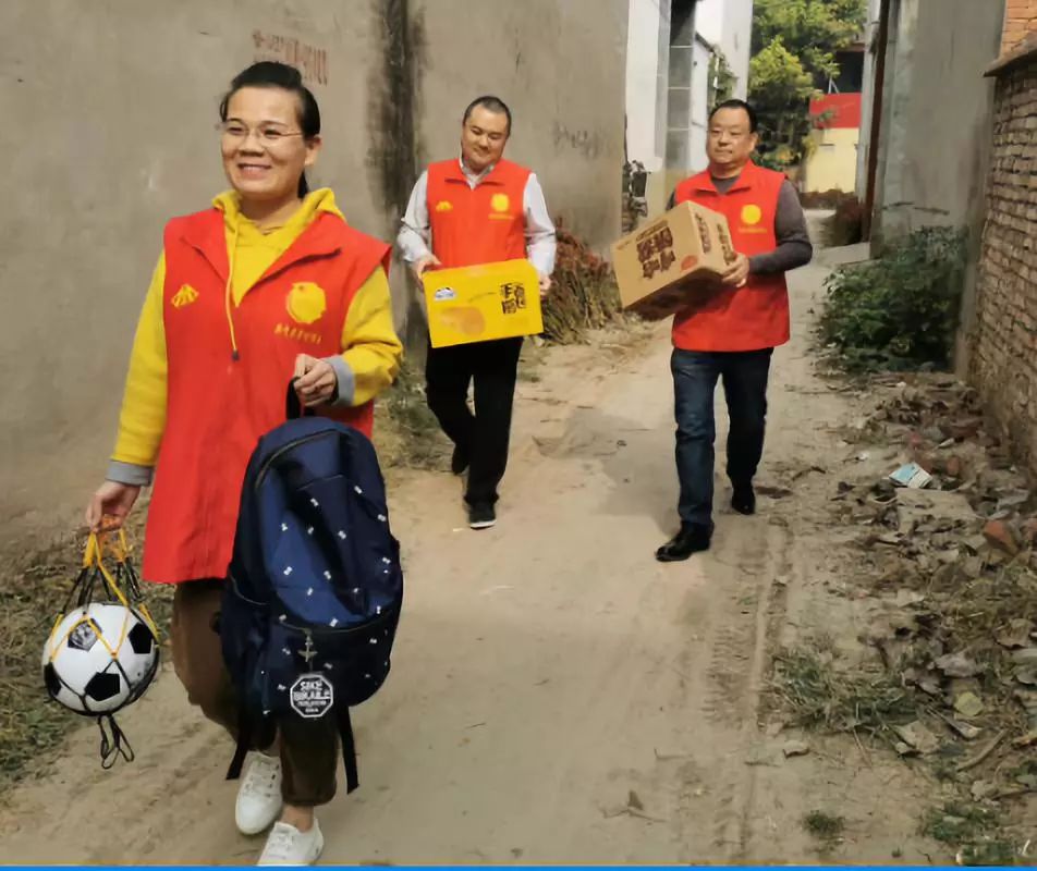 共青团关爱建档立卡贫困青年,共青团帮助青少年