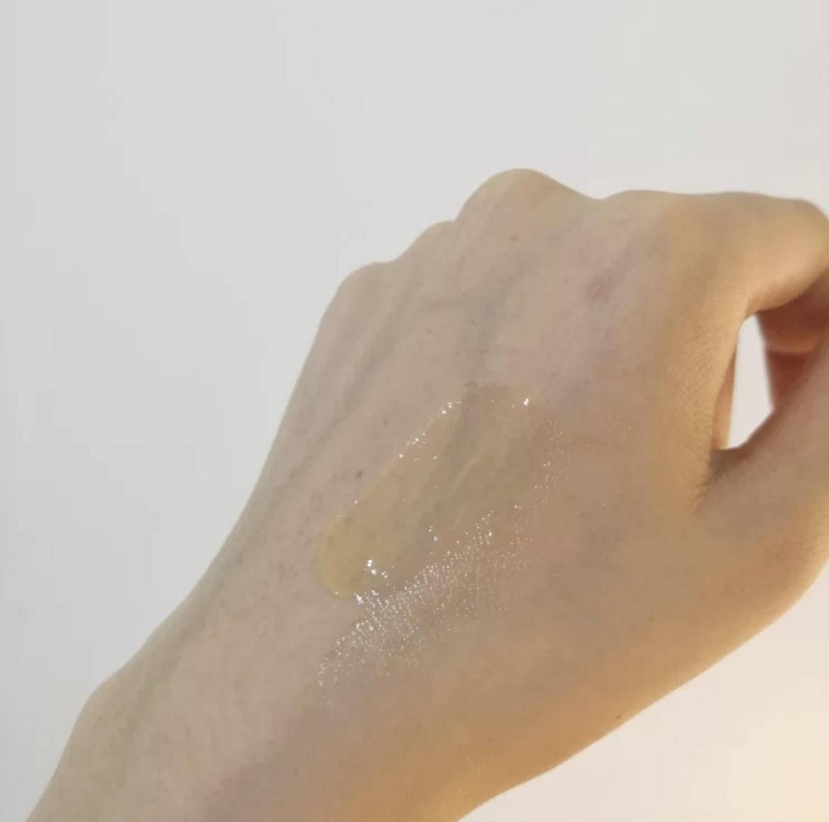 嘴唇水嘟嘟的太可爱了，但你的怎么还那么干瘪