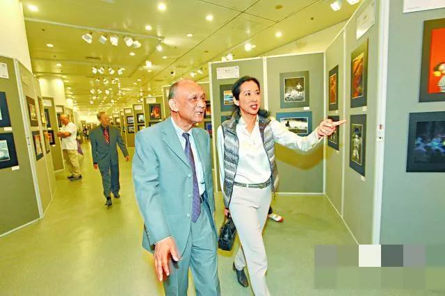 朱玲玲豪门贵妇 (香港豪门贵妇朱玲玲)