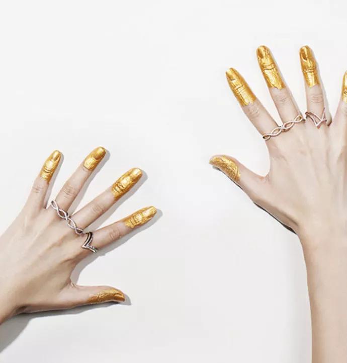 结婚19年换14枚鸽子蛋，总价值近8000万，这个女人被老公宠上天！