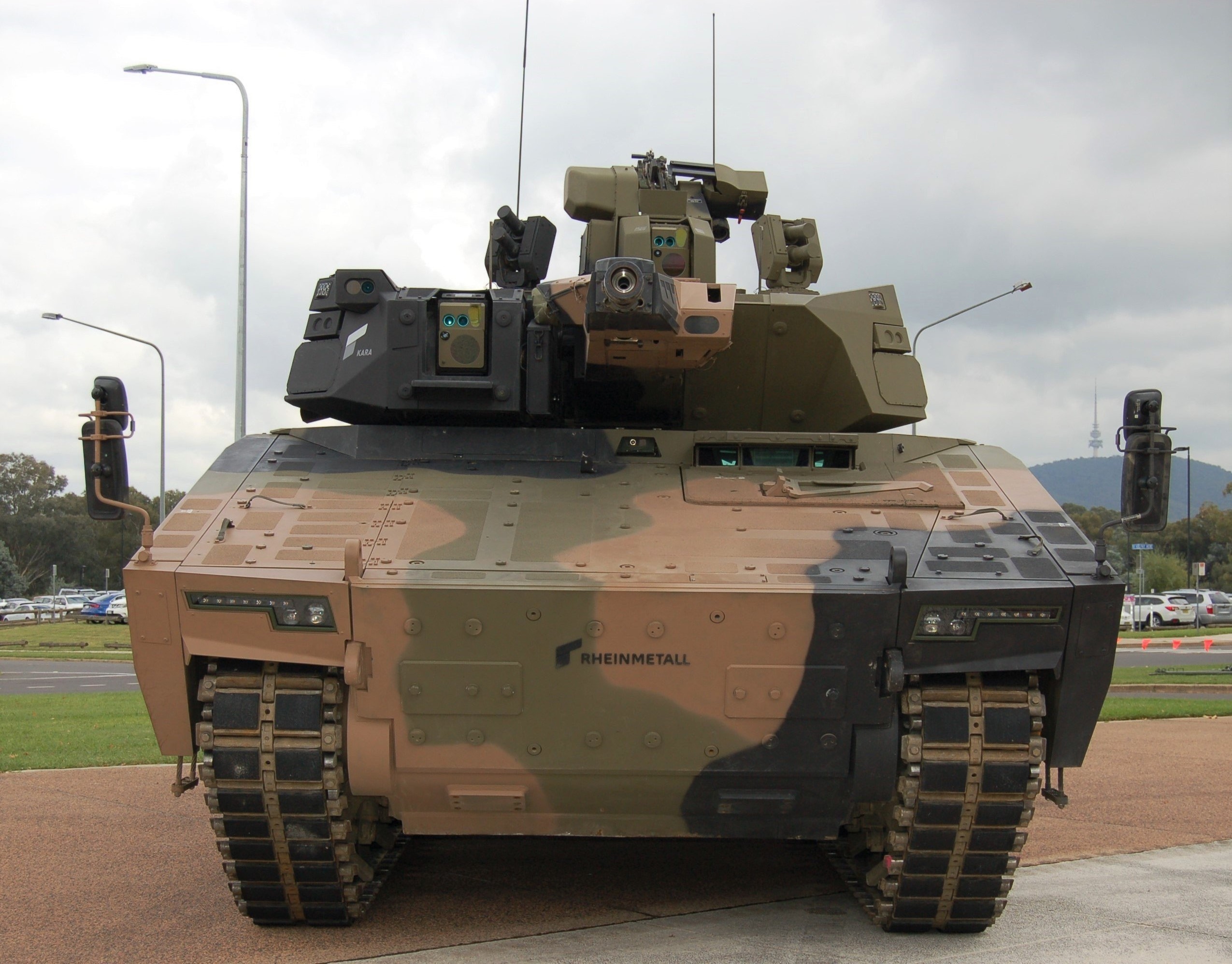 世界上防护能力最强的装甲车,最新山猫kf41步兵战车