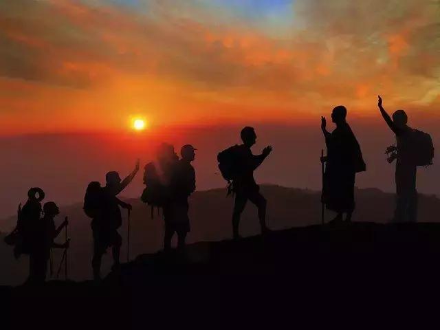 怎么把梳子卖给和尚搞笑,怎么把梳子卖给和尚的营销方案