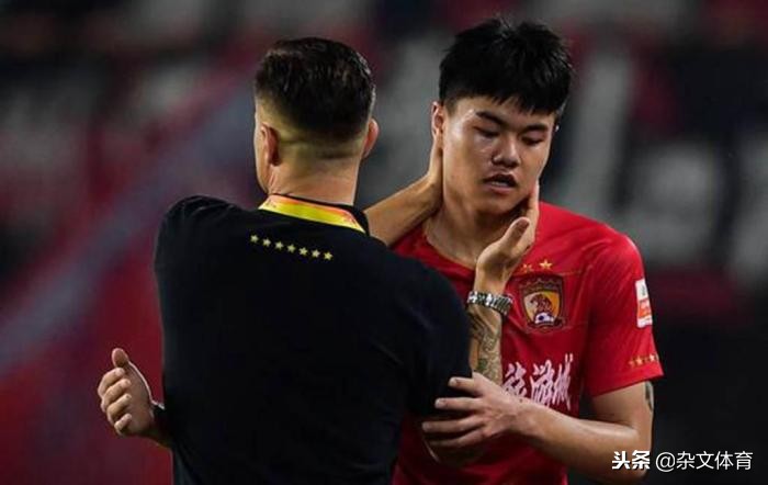 足球国青队潜力队员,足球小将新秀崛起韦世豪