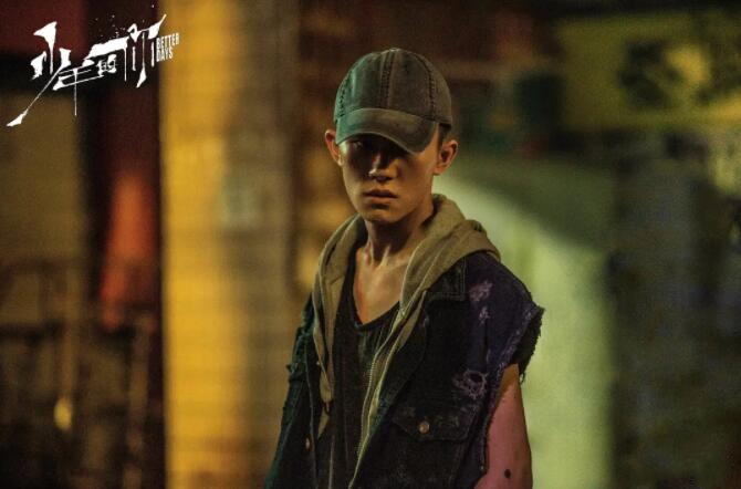 张译评价易烊千玺才二十岁的电影,张译知道易烊千玺才20岁的视频