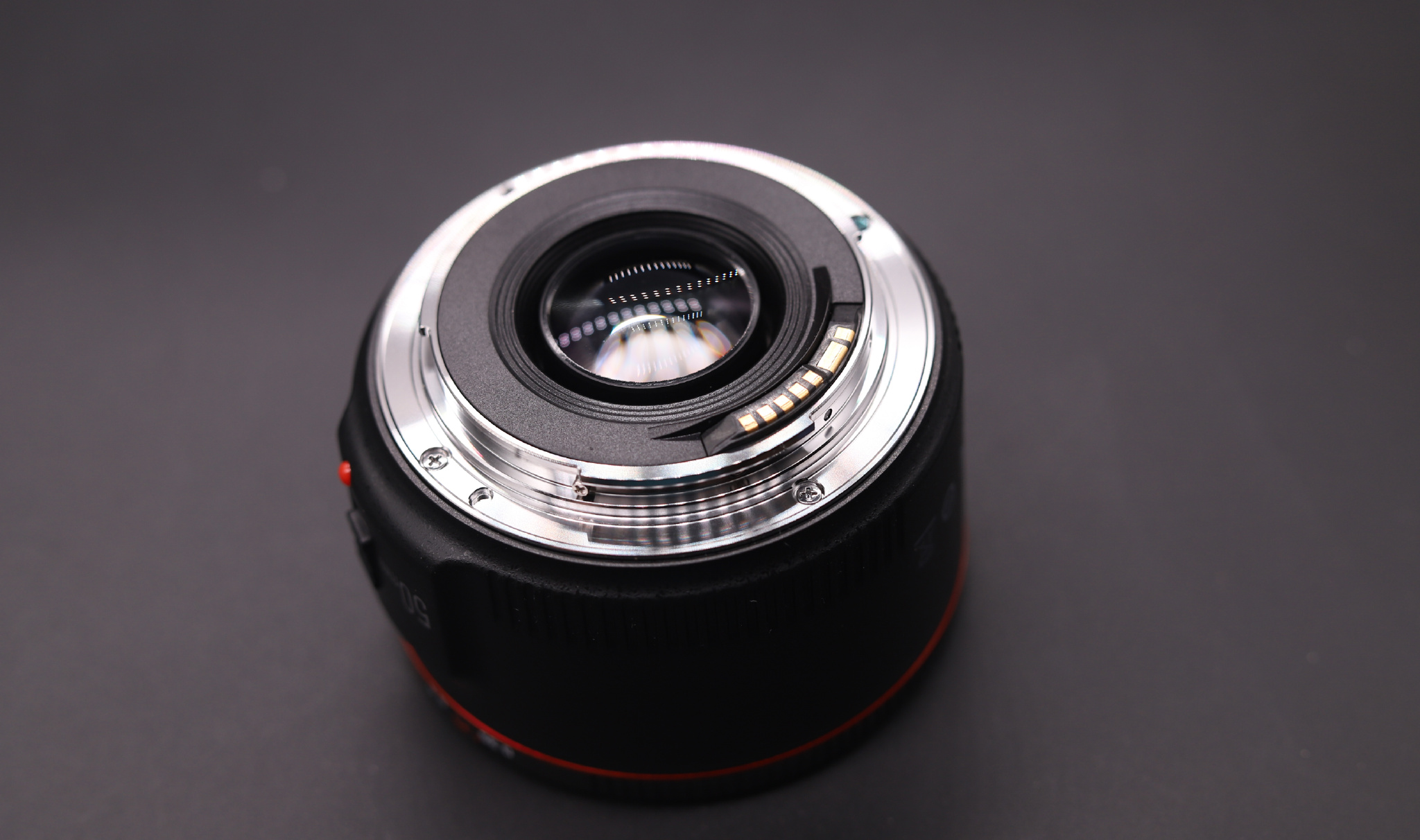 永诺50mmf1.8白色测评,永诺yn50mmf1.8s索尼镜头是全画幅吗