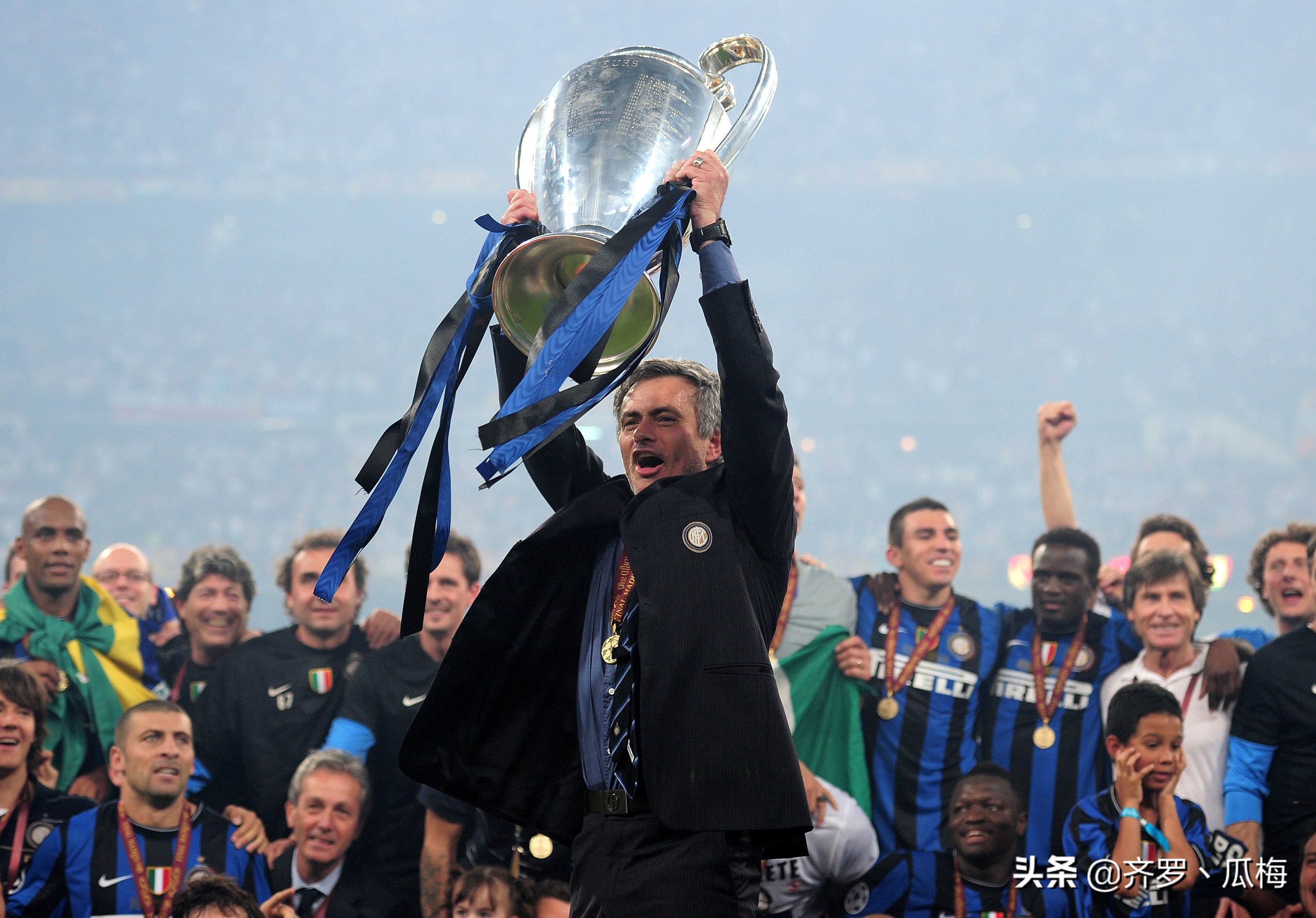 天下足球穆里尼奥国际米兰,天下足球穆里尼奥三跪惊天下