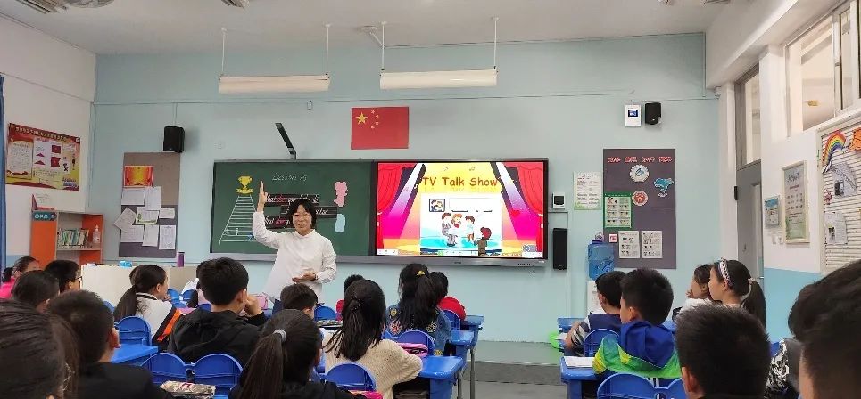 天津开发区泰达二小线上教学,天津市二年级快乐英语人教版教材