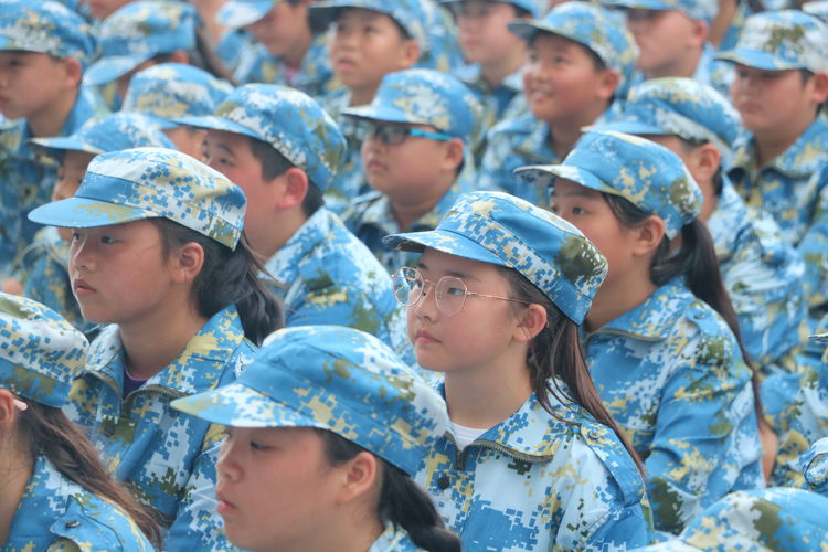 青春在磨砺中成长新高一军训,青春飞扬军训