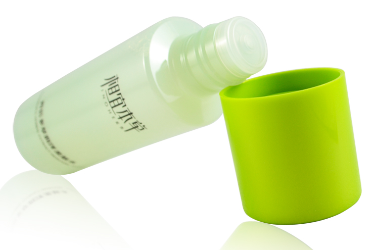 哪款爽肤水跟乳液补水提亮肤色,秋冬补水保湿效果好的爽肤水干皮