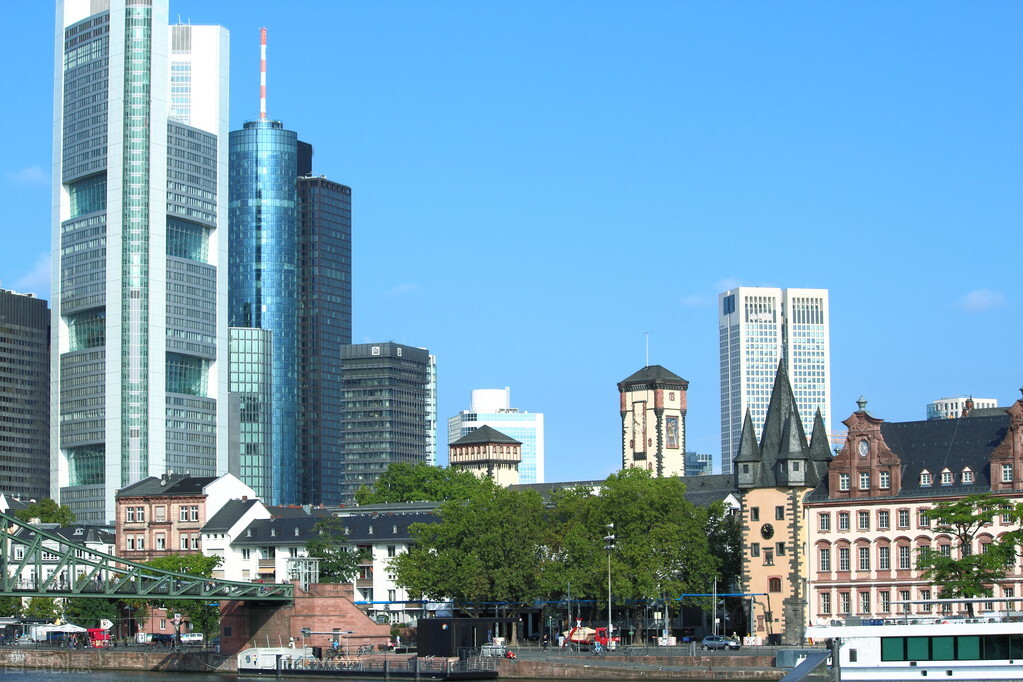 德国分裂为东德西德后如何统一的,德国是什么时候分裂成东德西德