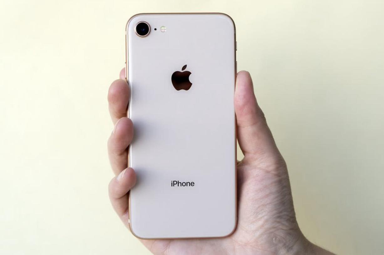 苹果数字系列手机最后一代非全面屏手机iPhone8，现在还值得买吗